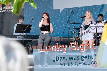 Die Band "Lucky Eight" auf der Bühne.