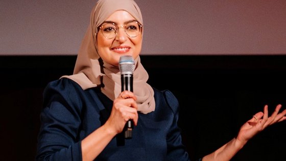 Dr. jur. Asmaa El Idrissi, Juristin, Managerin, Coachin, Antidiskriminierungsberaterin und Multitalent