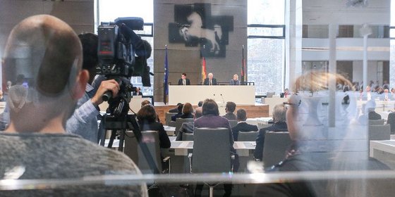 Live-Übertragung aus dem Plenum
