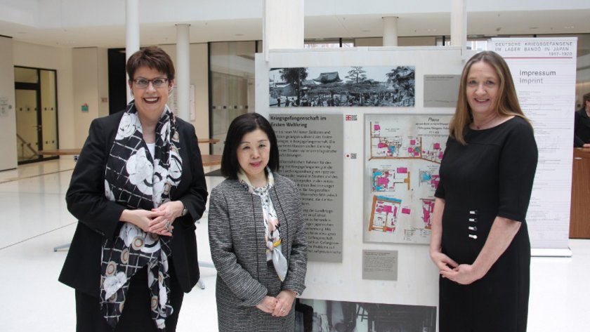 v.r.n.l: Landtagspräsidentin Dr. Gabriele Andretta, Kikuto Kato, Generalkonsulin von Japan in Hamburg und Birgit Honé, Niedersächsische Ministerin für Bundes- und Europaangelegen-heiten und Regionale Entwicklung