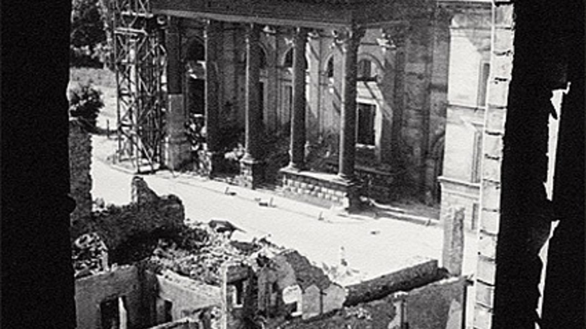 Leineschloss in ruins, view of portico, probably 1945.
