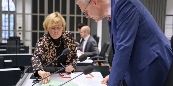 Klick öffnet die Seite "Kommissionen".