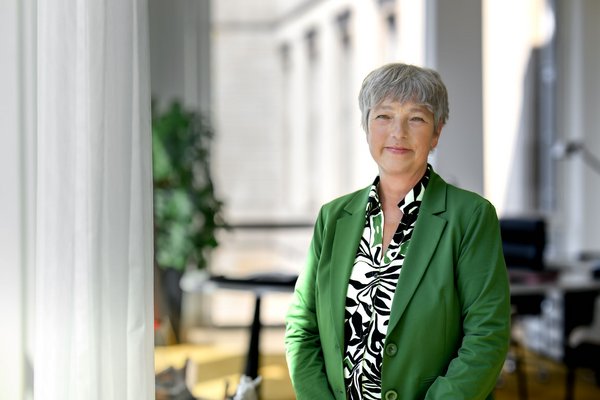 Klick auf das Bild öffnet eine vergrößerte Ansicht in einem Overlay. Zum Schließen des Overlays die ESC-Taste drücken. Hanna Naber'}