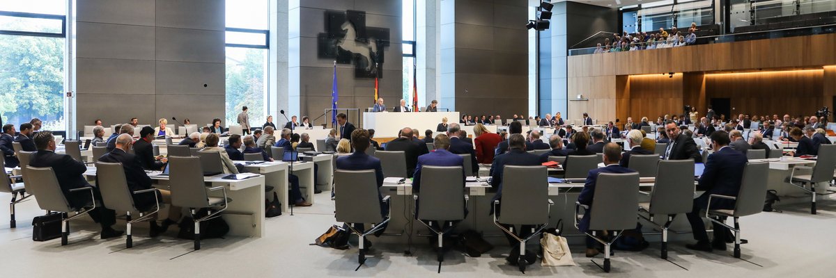 Bild: © Focke Strangmann Abgeordnete im Plenarsaal.