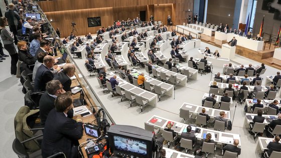 Blick der Medien auf das Plenum