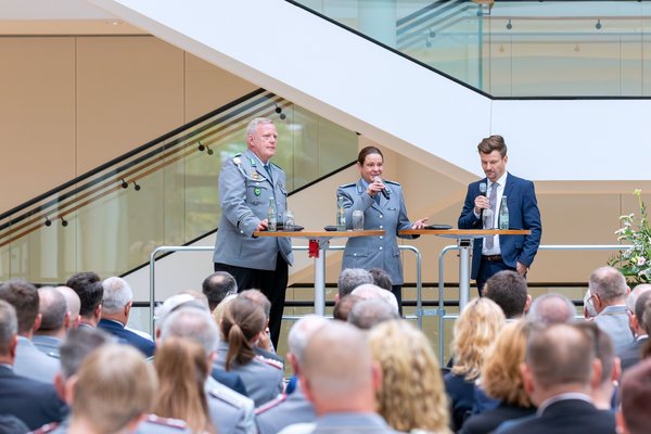 Bild: © Niedersächsischer Landtag Podiumsgespräch zum Veteranentag