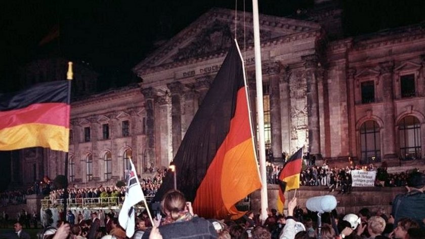 Berlin, deutsche Vereinigung, vor dem Reichstag