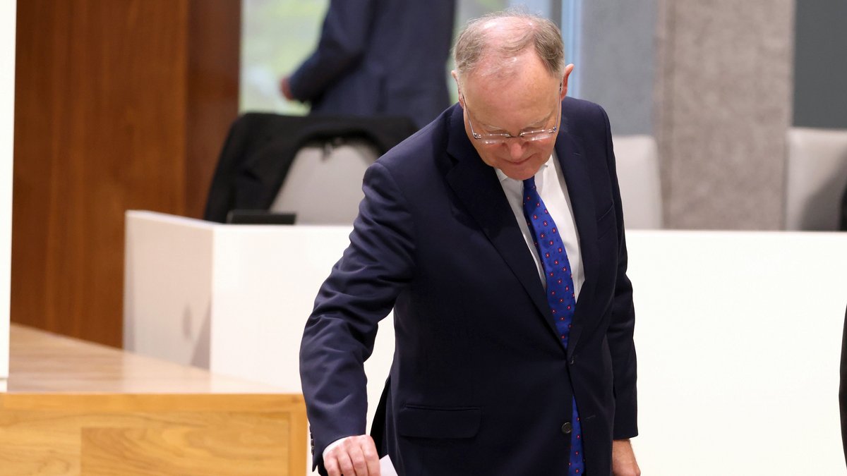 Stephan Weil during the election of the Prime Minister of Lower Saxony.