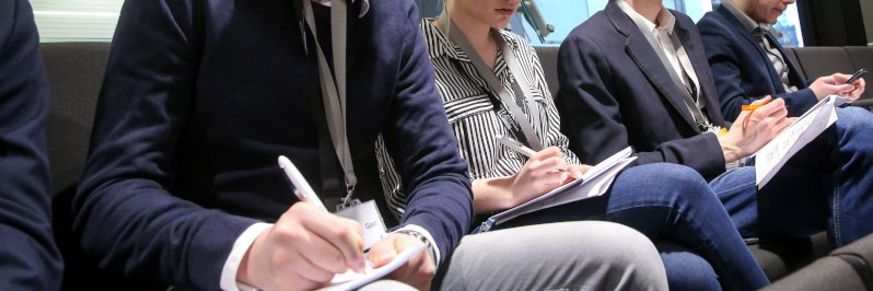 Praktika geben einen Einblick in Aufgabenbereiche der parlamentarischen Verwaltung