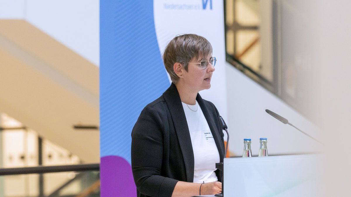 Franziska Fahl, Vorständin Queeres Netzwerk Niedersachsen