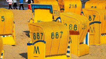 Gelbe Strandkörbe Klick öffnet die Seite: Unterausschuss "Tourismus"