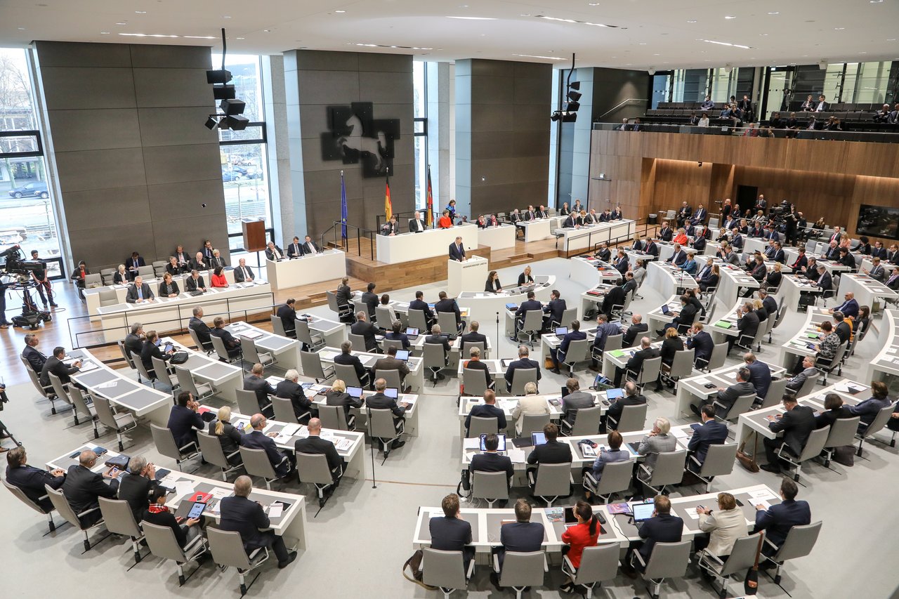 Bild: © Focke Strangmann Plenarsitzung im Landtag