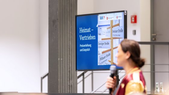 Moderatorin Annie Heger