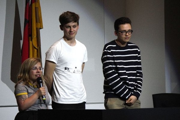 Bild: © Nds. Landtag Moderatorin Ninia LaGrande, Marcel Schneuer und Benjamin Poliak