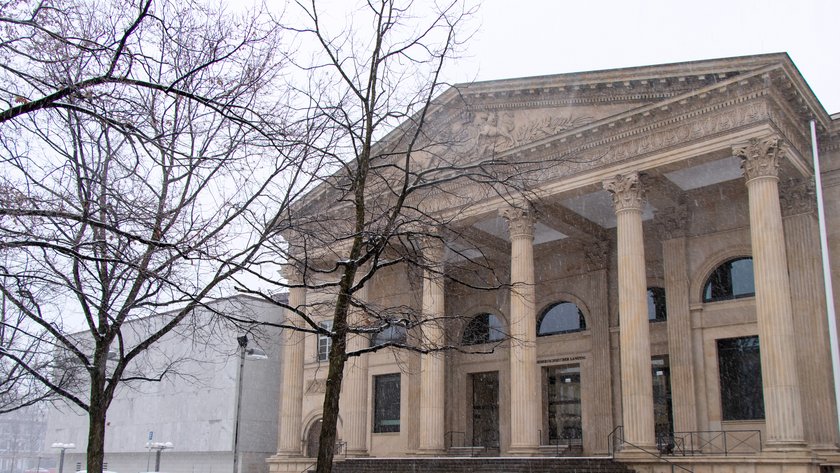 Portikus des Landtages im Winter