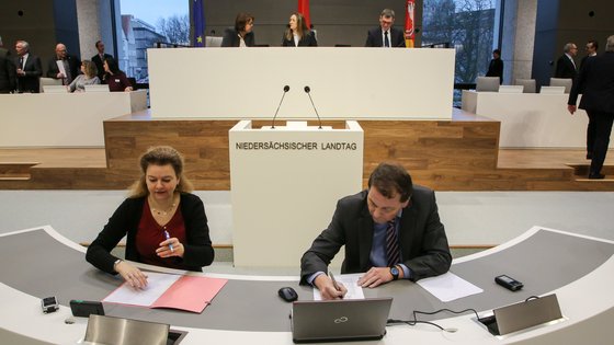 Klick öffnete die Seite "Stenografischer Dienst".
