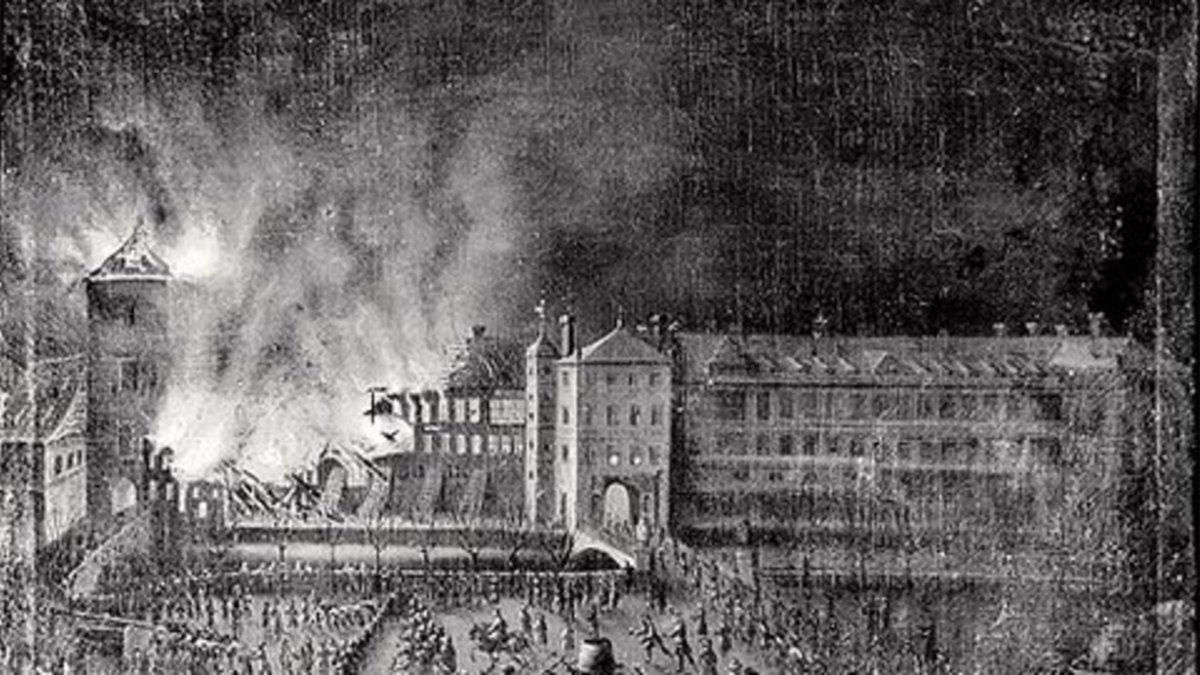 Klick auf das Bild öffnet eine vergrößerte Ansicht in einem Overlay. Zum Schließen des Overlays die ESC-Taste drücken. Der Brand des Kammerflügels am 5. April 1741