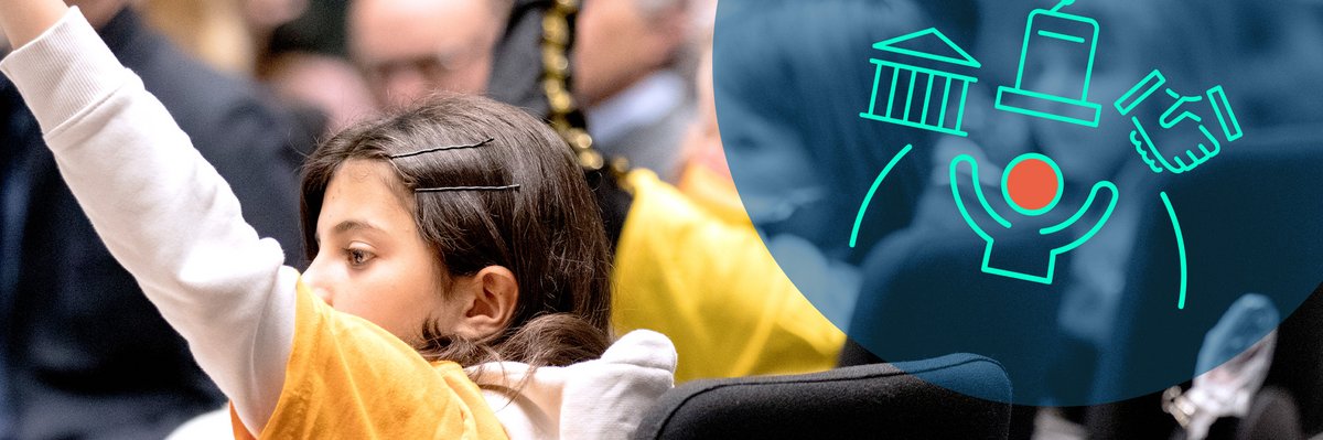 Bild: © Niedersächsischer Landtag Kinder melden sich während der Kinderkonferenz 2022.