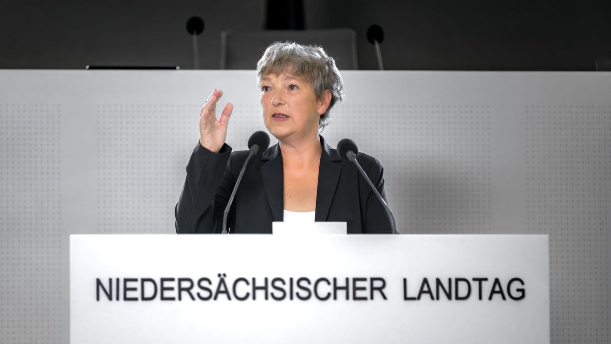 Klick auf das Bild öffnet eine vergrößerte Ansicht in einem Overlay. Zum Schließen des Overlays die ESC-Taste drücken. Hanna Naber