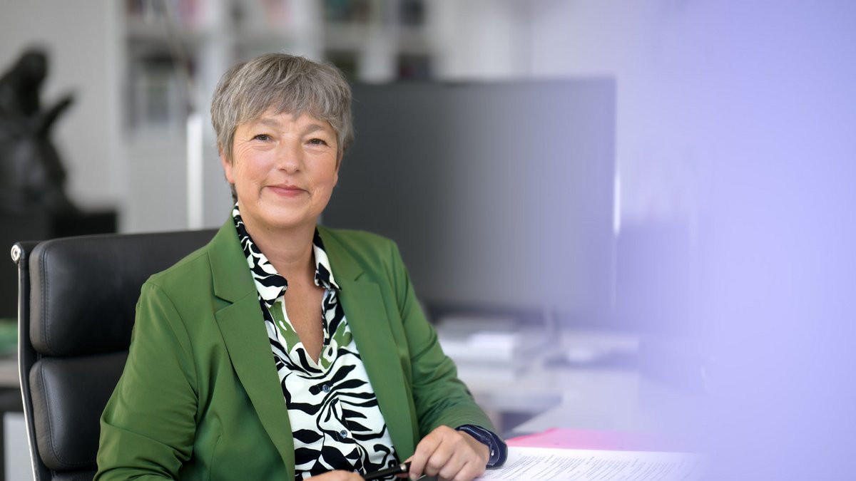 Klick auf das Bild öffnet eine vergrößerte Ansicht in einem Overlay. Zum Schließen des Overlays die ESC-Taste drücken. Hanna Naber