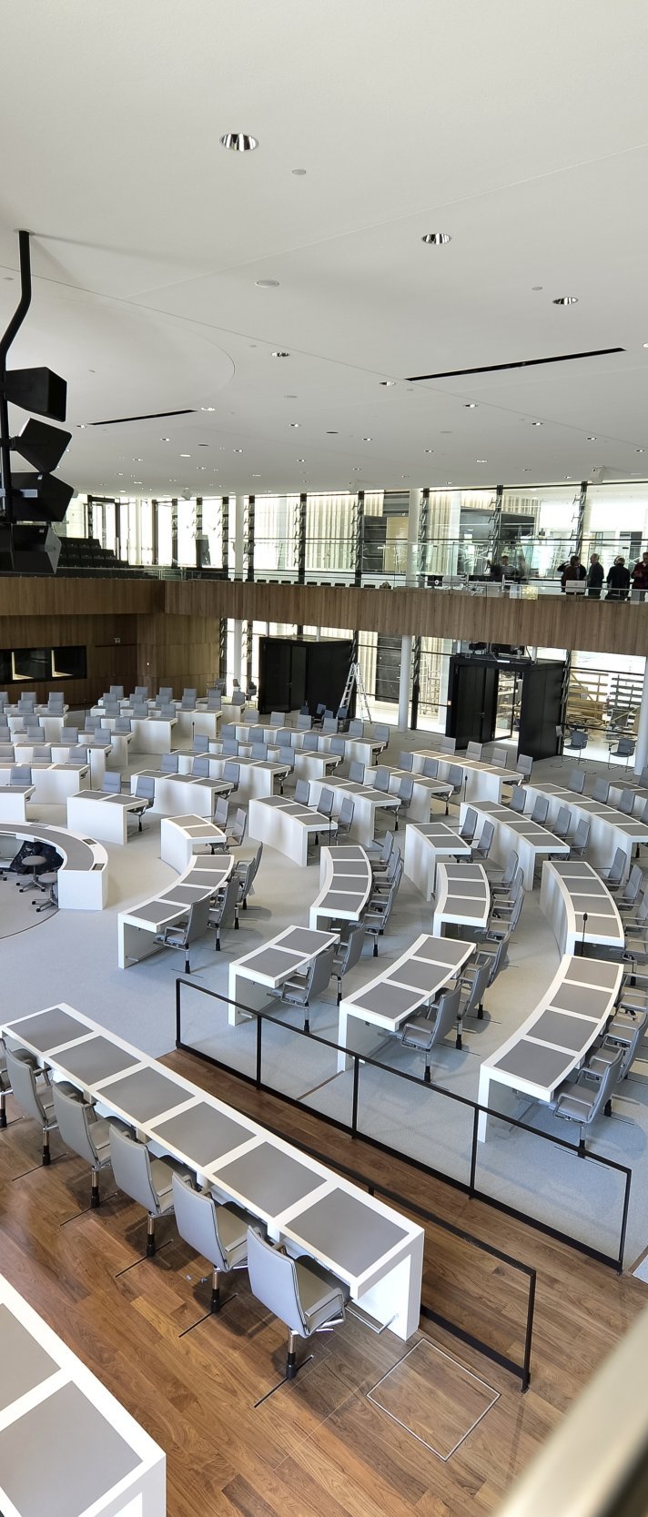 Der Plenarsaal im Oktober 2017: Blick von einer Besuchertribüne 