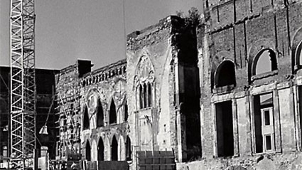 Klick auf das Bild öffnet eine vergrößerte Ansicht in einem Overlay. Zum Schließen des Overlays die ESC-Taste drücken. Baustelle Leineschloss: Bauarbeiten um August 1957/58