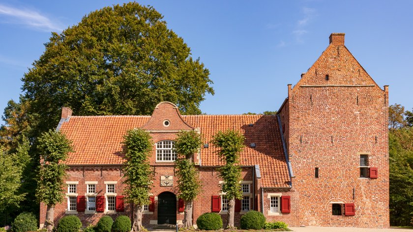 Steinhaus Bunderhee, , turmartiger Backsteinbau aus dem 14. Jahrhundert 