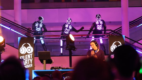 Vorführung während der Silent Party auf der Niedersachsentreppe in der Portikushalle