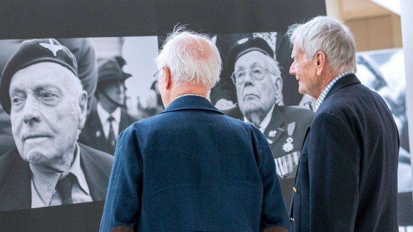 Ausstellung „80 Jahre – Tage der Befreiung. Porträts von D-Day-Veteranen“ 