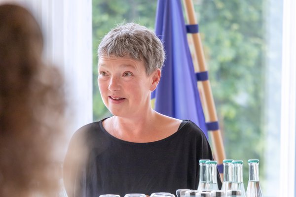 Bild: © Niedersächsischer Landtag Porträtaufnahme von Landtagspräsidentin Naber im Gespräch.