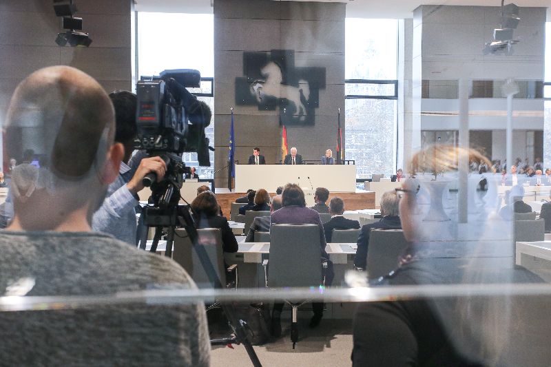Bild: © Focke Strangmann Live-Übertragung aus dem Plenum