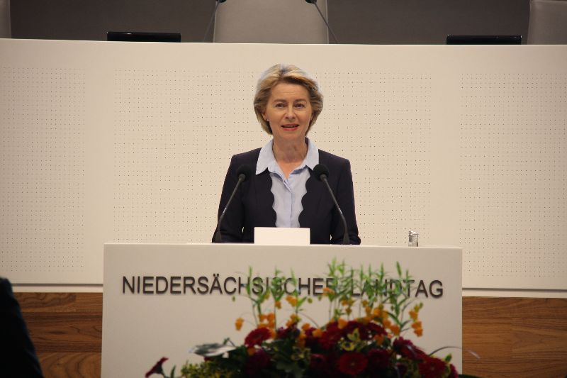 Bundesverteidigungsministerin Dr. Ursula von der Leyen
