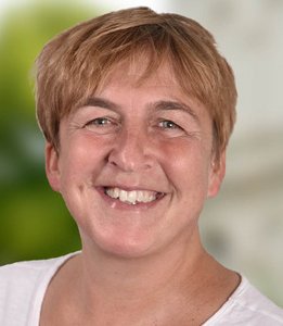 Dr. Esther Niewerth-Baumann